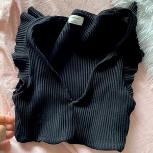 Aritzis black ribbed V neck crop top